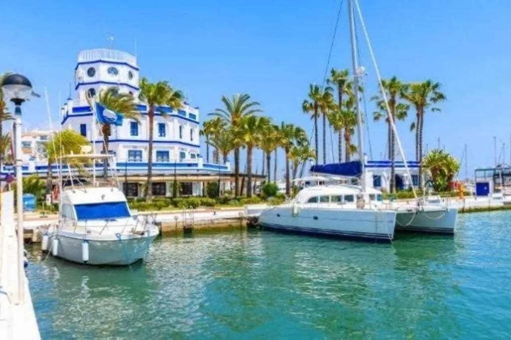 XIV Apartamentos Morales Y Arnal Estepona Daire